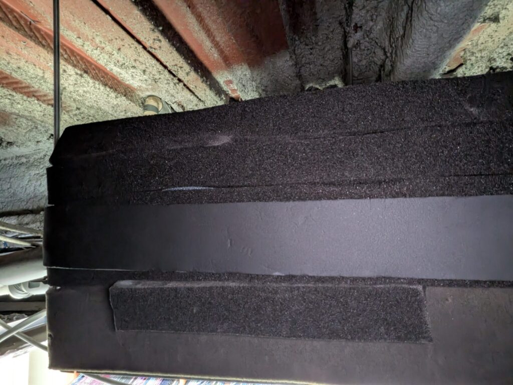 断熱テープ貼付の施工